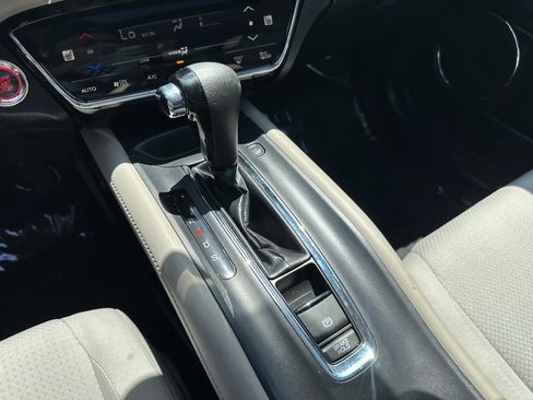 Used 2019 Honda HR-V EX image 14
