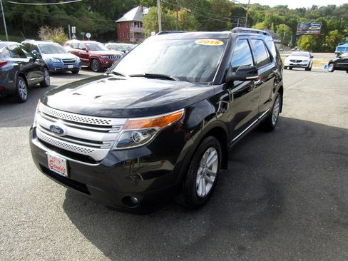 Used 2015 Ford Explorer XLT image 7