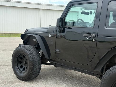 Used 2017 Jeep Wrangler Sport AWD/4WD image 29