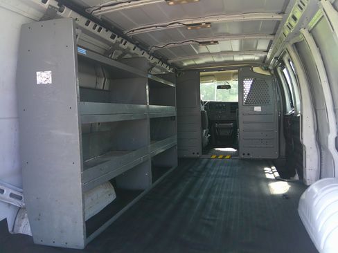 Used 2018 Chevrolet Express 3500 Extended RWD image 6