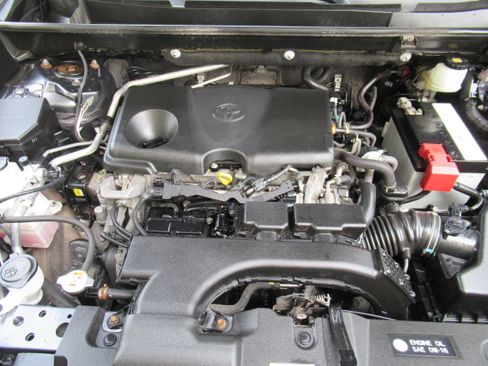 Used 2019 Toyota RAV4 Limited image 25