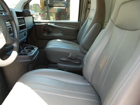 Used 2013 Chevrolet Express 1500 UNAVAIL RWD image 15