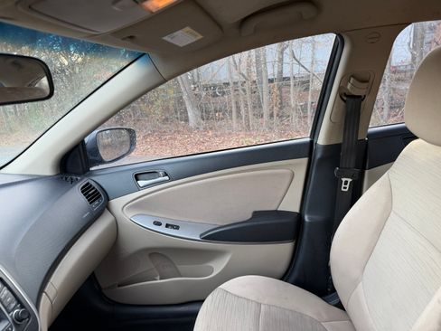 Used 2016 Hyundai Accent SE image 30