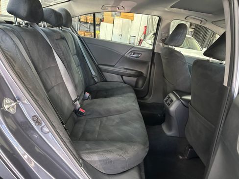 Used 2017 Honda Accord EX image 14