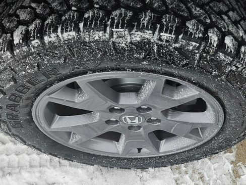 Used 2025 Honda Passport TrailSport image 12