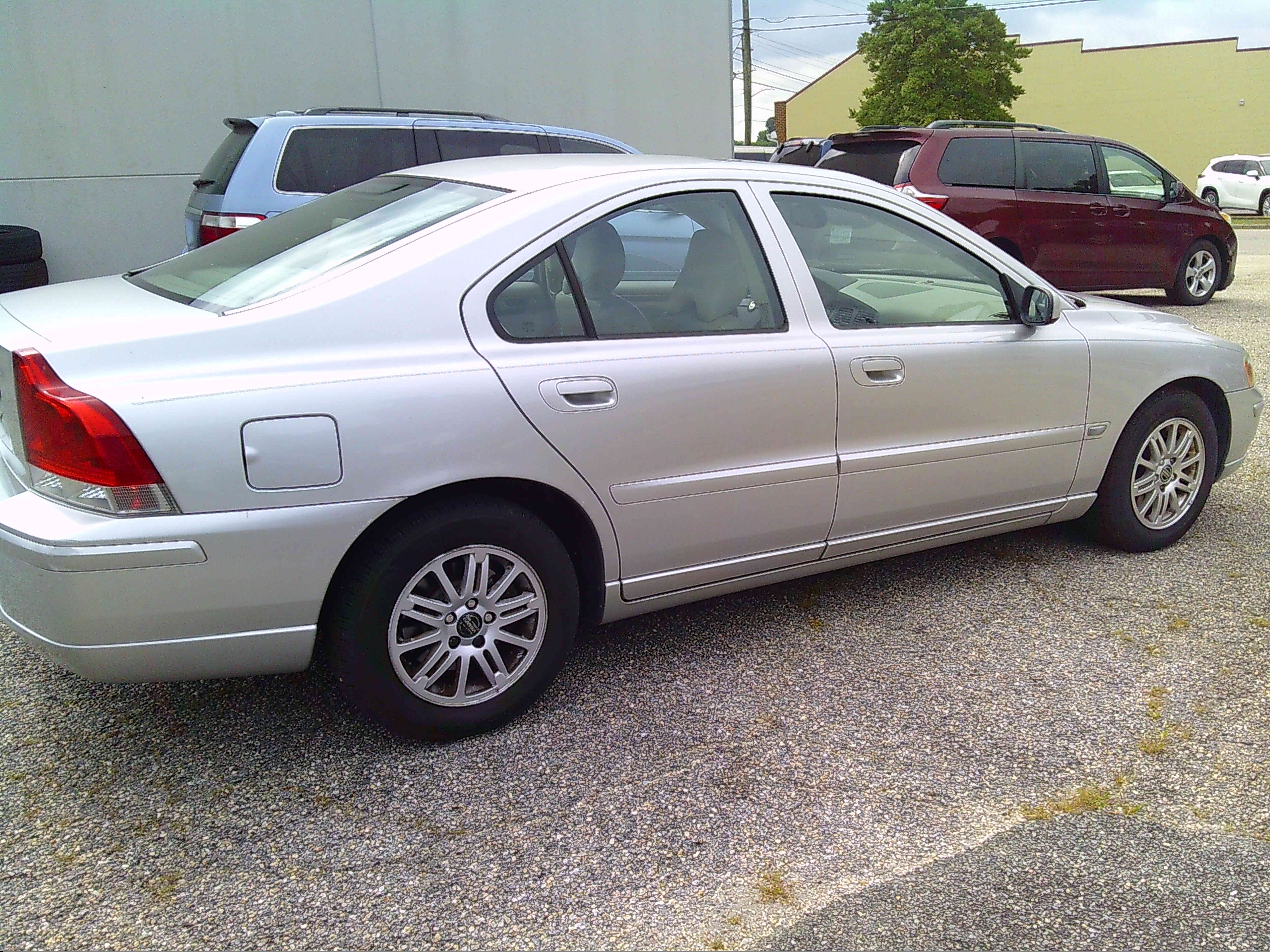 Used 2005 Volvo S60 2.4 FWD image 3