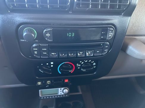 Used 2005 Jeep Wrangler Unlimited Rubicon image 12