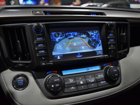 Used 2017 Toyota RAV4 FWD image 28