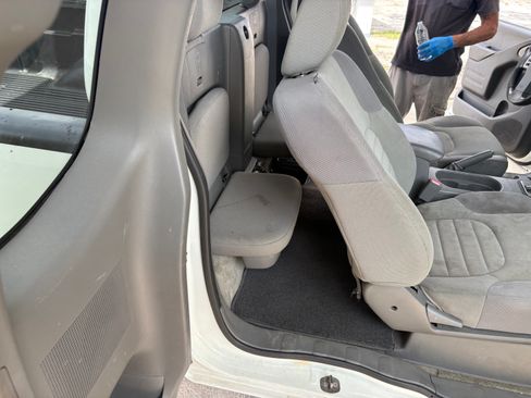 Used 2018 Nissan Frontier 2WD King Cab image 11