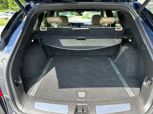 Used 2017 Cadillac XT5 Luxury image 17