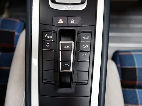 Used 2019 Porsche 911 Targa 4 GTS image 15