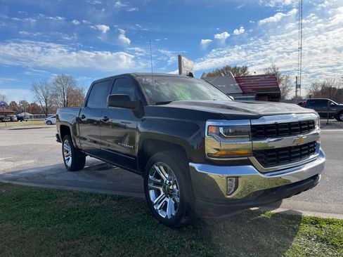 Used 2018 Chevrolet Silverado 1500 LT image 3