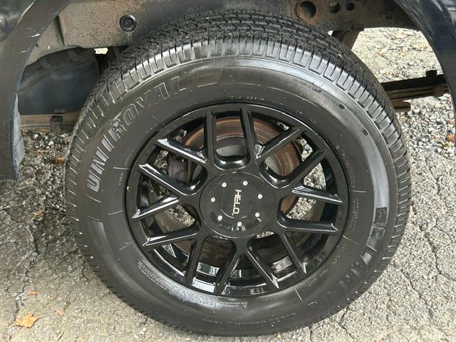 Used 2012 Nissan Frontier 2WD Crew Cab image 22