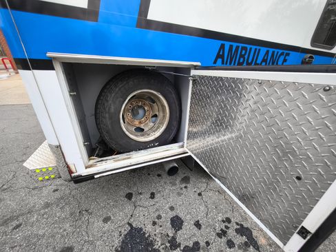 Used 2016 Chevrolet Silverado 3500 LT image 12