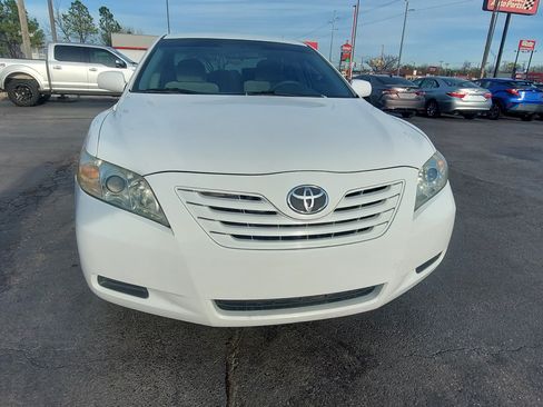 Used 2009 Toyota Camry LE image 2