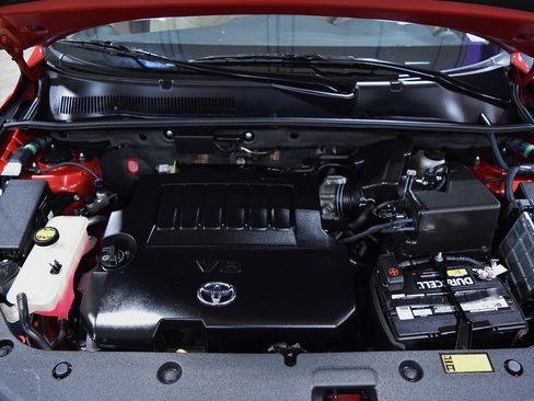 Used 2012 Toyota RAV4 LE Plus image 29