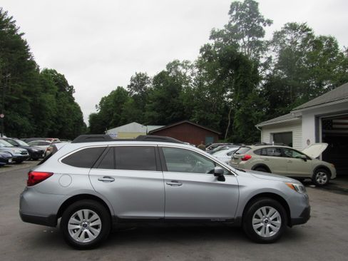 Used 2015 Subaru Outback 2.5i Premium AWD/4WD image 8