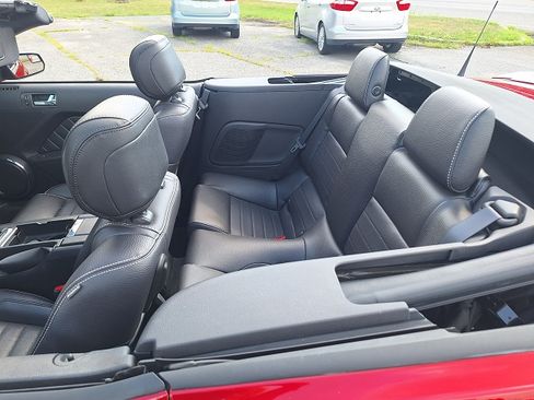 Used 2012 Ford Mustang image 6