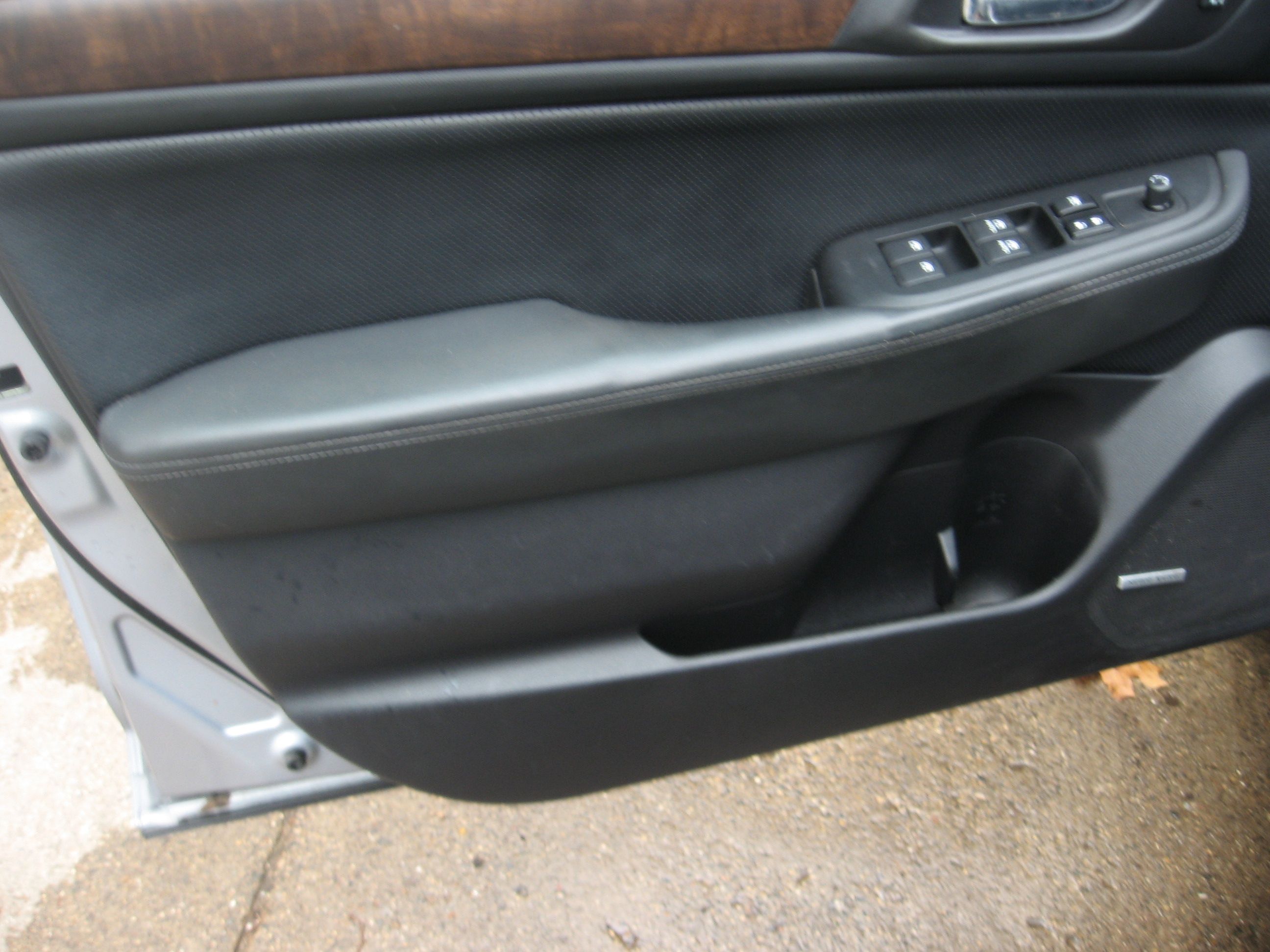 Used 2015 Subaru Outback 2.5i Limited AWD/4WD image 8