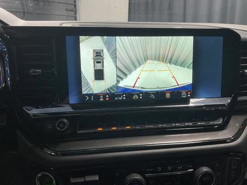 Used 2025 Chevrolet Silverado 1500 ZR2 image 25