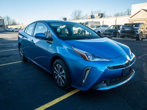 Used 2019 Toyota Prius image 3