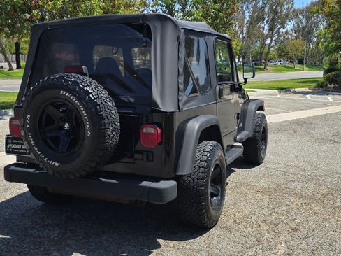 Used 1998 Jeep Wrangler 4WD SE image 6