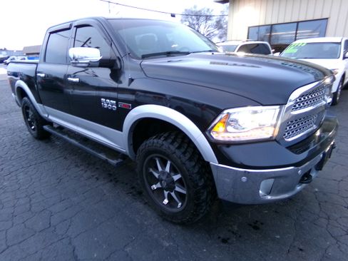 Used 2016 RAM 1500 Laramie image 7