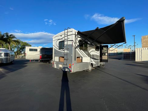 Used 2015 Mercedes-Benz Sprinter 4500 image 12