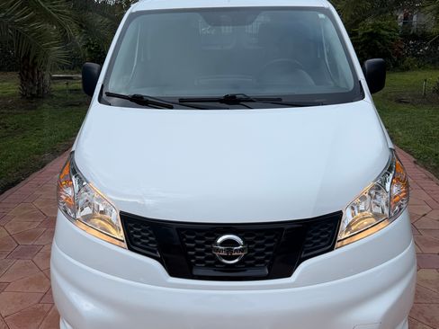 Used 2021 Nissan NV200 SV image 2