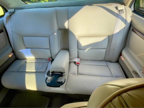 Used 1999 Oldsmobile 88 50th Anniversary image 14