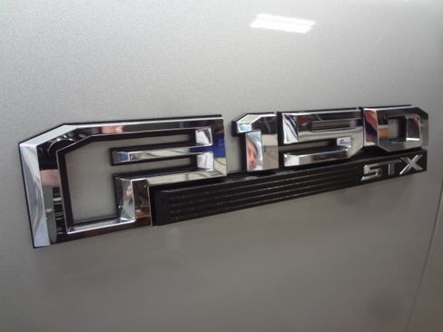 Used 2019 Ford F150 STX image 12