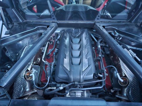 Used 2025 Chevrolet Corvette w/1LT image 9