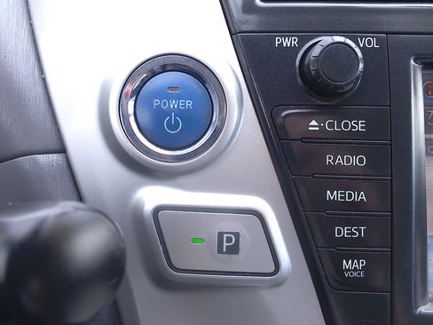 Used 2012 Toyota Prius V Five image 30