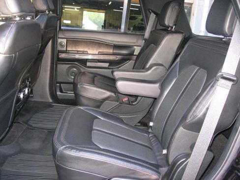 Used 2021 Ford Expedition Limited image 7