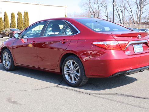 Used 2016 Toyota Camry SE image 6