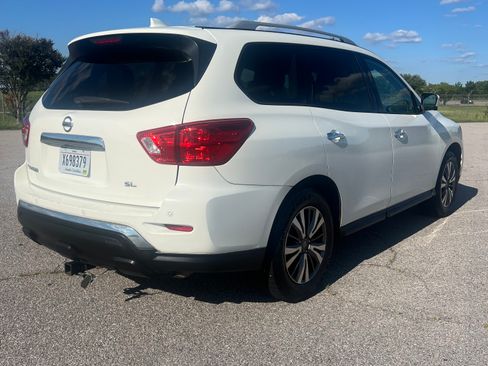 Used 2019 Nissan Pathfinder FWD image 5