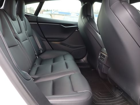 Used 2019 Tesla Model S 100D image 16