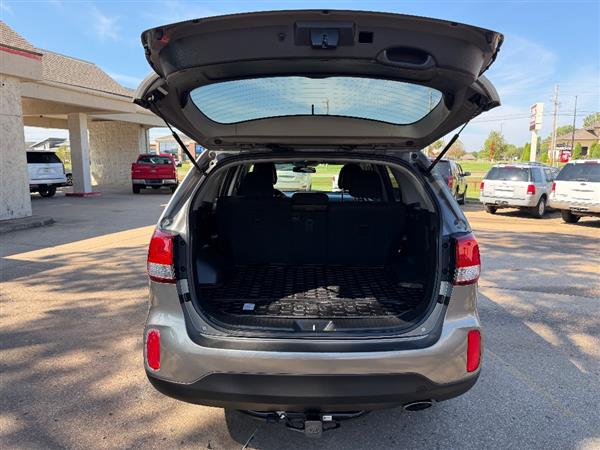 Used 2014 Kia Sorento FWD LX V6 image 3