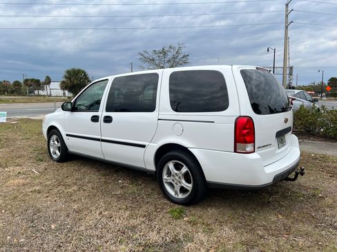 Used 2007 Chevrolet Uplander LS image 3