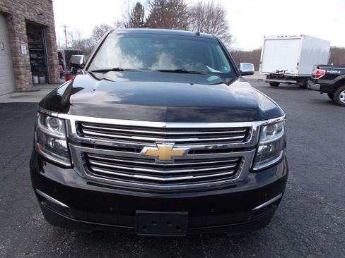 Used 2017 Chevrolet Suburban Premier image 2