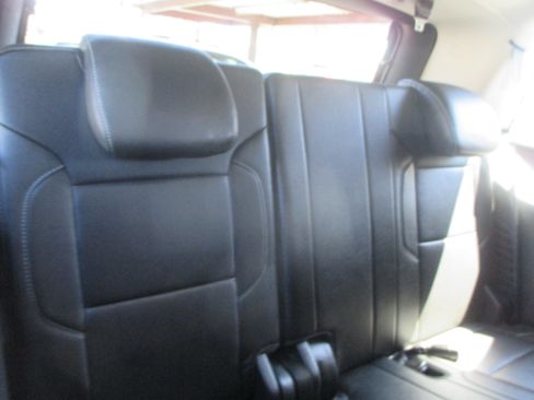Used 2020 GMC Yukon SLT Sport Utility 4D RWD image 18