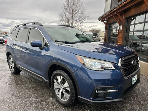 Used 2019 Subaru Ascent Premium image 2