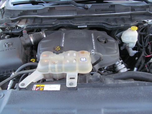 Used 2016 RAM 1500 Laramie image 19