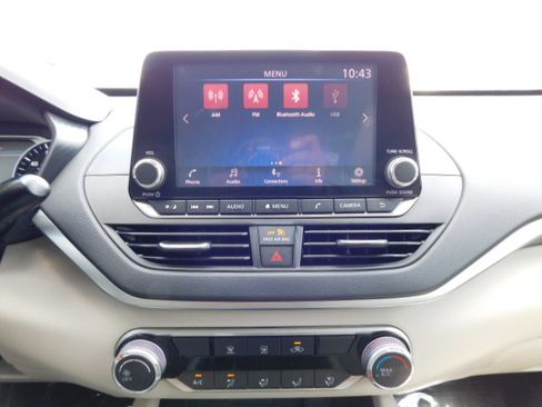 Used 2021 Nissan Altima 2.5 SV FWD image 14