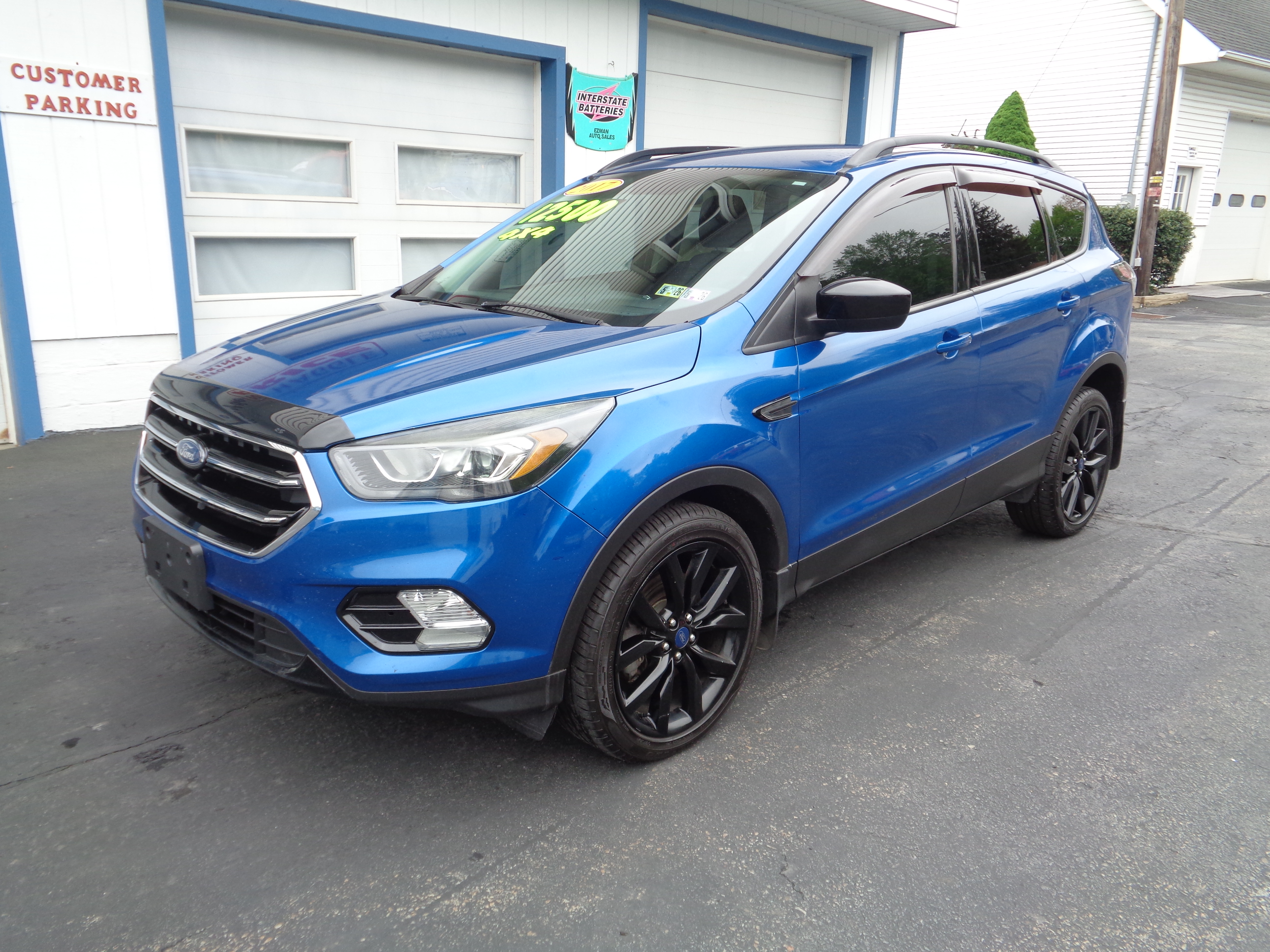 Used 2017 Ford Escape SE AWD/4WD image 1