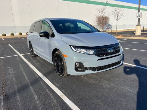Used 2025 Honda Odyssey Sport-L image 4