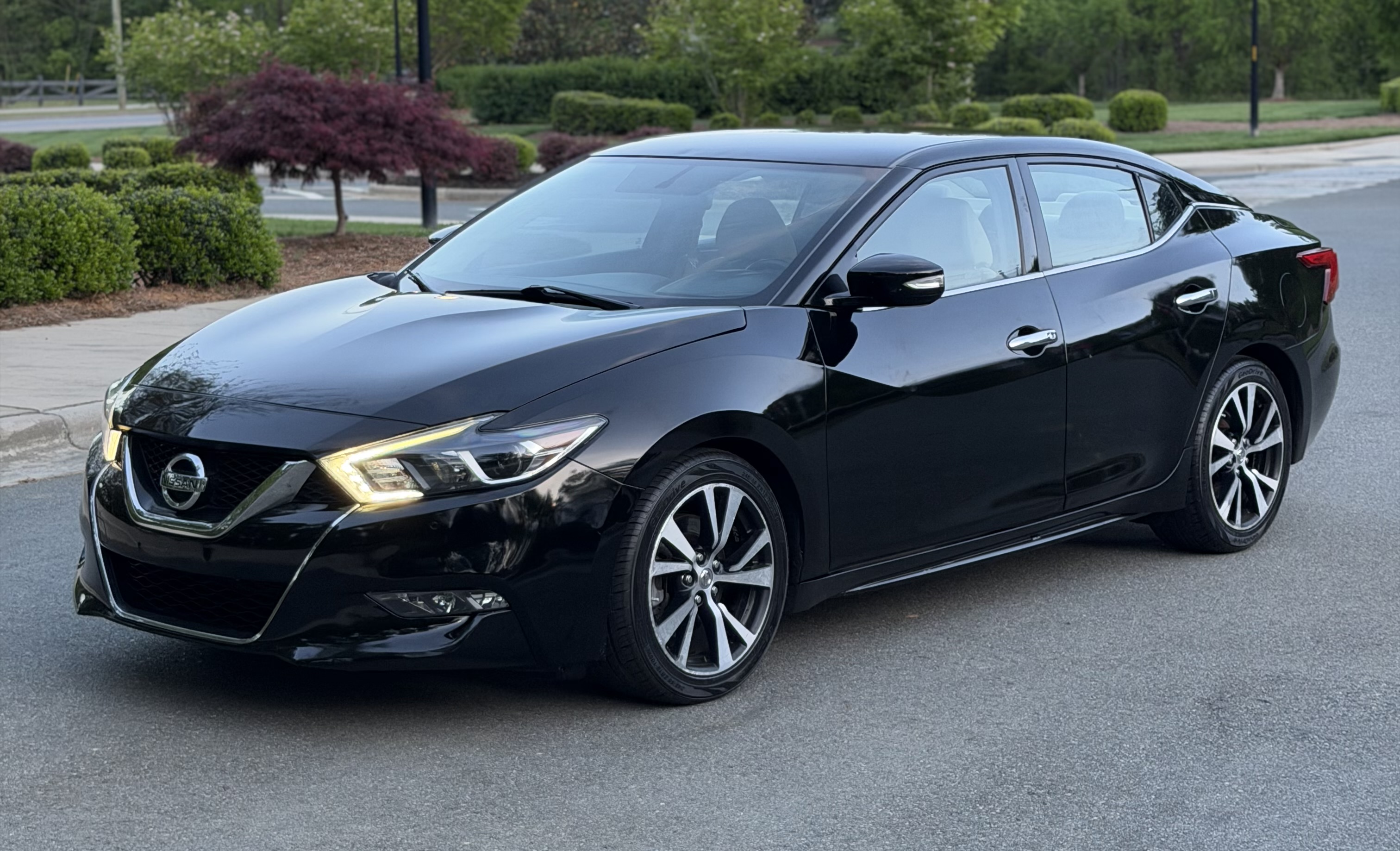 Used 2018 Nissan Maxima 3.5 SV FWD image 1