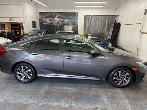 Used 2018 Honda Civic EX Sedan image 7