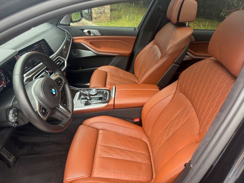 Used 2021 BMW X7 M50i image 14