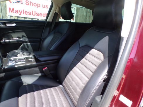 Used 2018 Ford Fusion SE FWD image 6